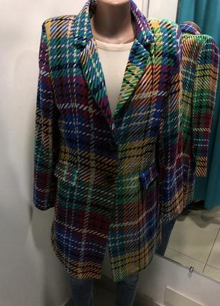 Пальто пёстрое