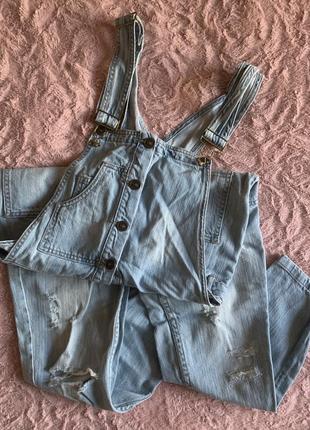 Джинсовый комбинезон colins