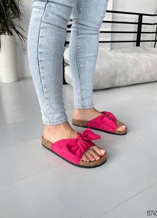 Яркие шлепанцы