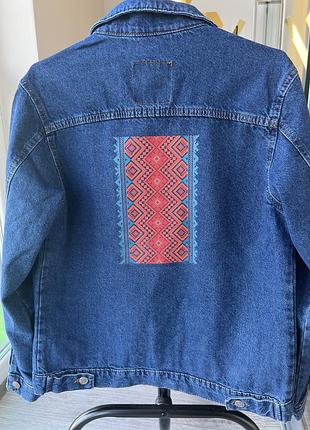 Розпродаж! джинсовий піджак з наліпкою вишиванки