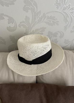 Белая плетеная пляжная шляпа, капелюх пляжний