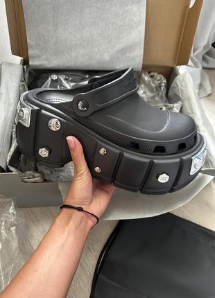 Высокие crocs бренд