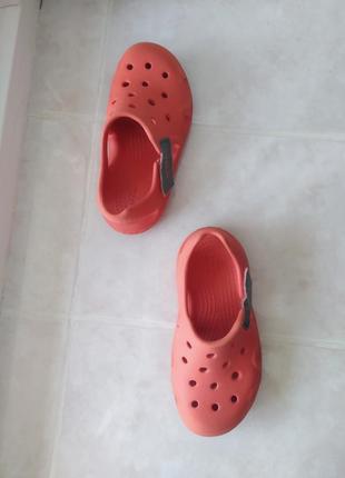 Круті стильні сандалі крокси бренду crocs uk c 10 eur 273 фото