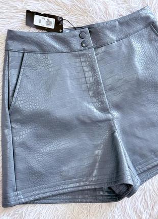 Стильные кожаные шорты primark змеиный принт6 фото