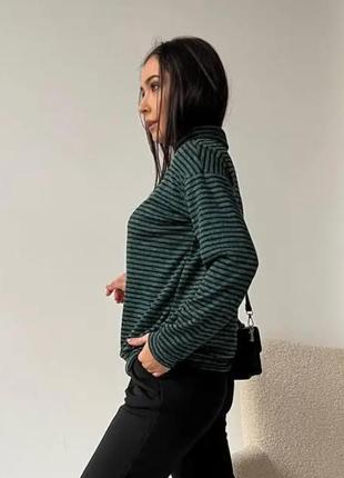 Тепла жіноча кофта під голо свитер гольф з ангори в смужку універсал розмір s-m 42-46 зелена3 фото