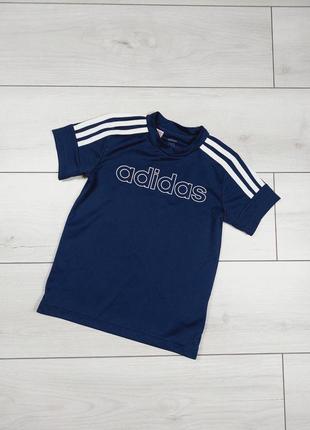 Оригинальная спортивная футболка adidas для мальчика1 фото