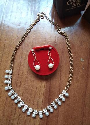 Красивое ожерелье с жемчугом