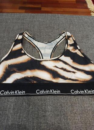 Топик с анималистичным принтом calvin klein1 фото