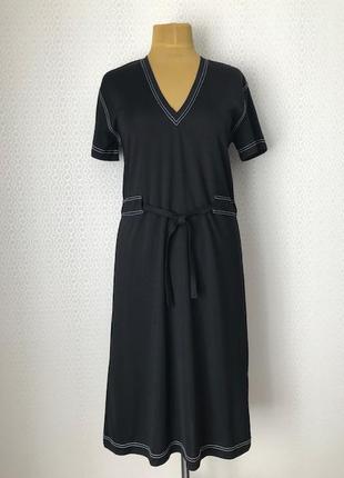 Элегантное черное платье с белой отстрочкой, размер 48-502 фото