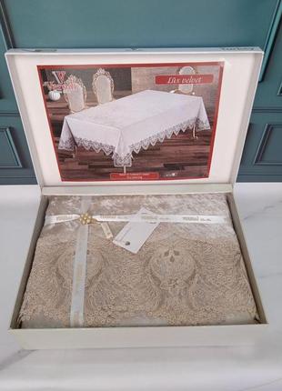 Скатертина велюрова з мереживом 160 на 220 см verolli туреччина темно бежева
