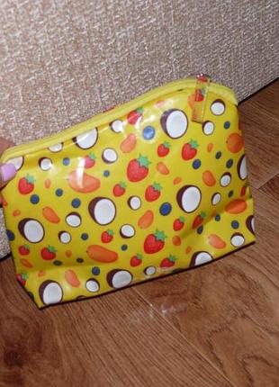 Косметичка яскрава, непромокаємий