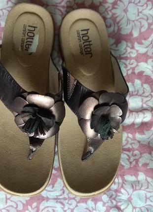 Зручні шкіряні шльопанці hotter нові розмір 39