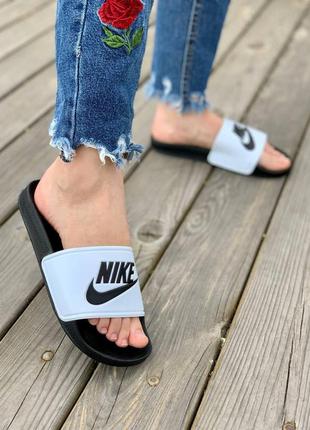 Чоловічі шльопанці nike slides white black / smb6 фото