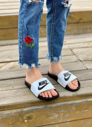 Чоловічі шльопанці nike slides white black / smb8 фото