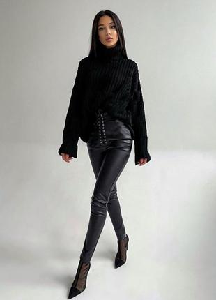 Женские лосины из эко-кожи на шнуровке черные fashion7 фото