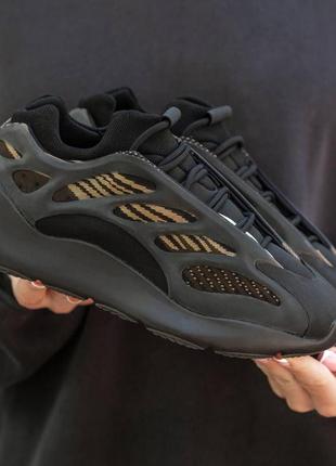 Чоловічі кросівки adidas yeezy boost 700 v3 clay brown 40-42