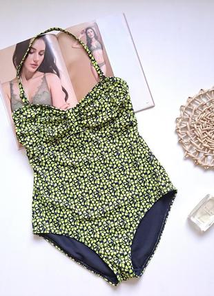 Сток. Слитный купальник в цветочный принт