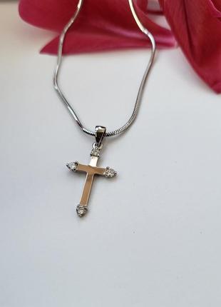 Серебряный крестик прямой крест с белыми  камнями серебро 925 пробы с золотой пластиной 375 проба 981п 1.04г