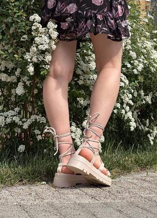 Стильные бежевые босоножки/сандали на завязках на толстой подошве женские летние, лето4 фото