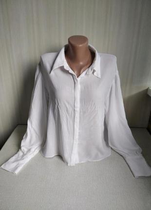Zara. базовая белая легкая рубашка.1 фото