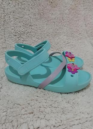 Босоножки crocs j 2, размер 32-33