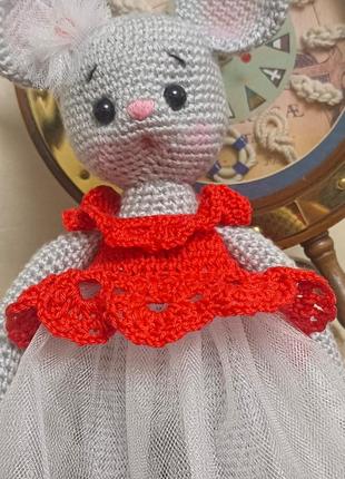 Игрушка крючком мышка3 фото