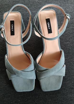 Босоніжки only