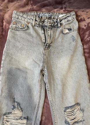 Джинсы рваные