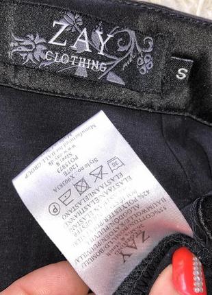 Чёрная атласная юбка бренд zay clothing8 фото