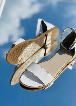 Босоніжки натур шкіра білі 36-44р всі кольори