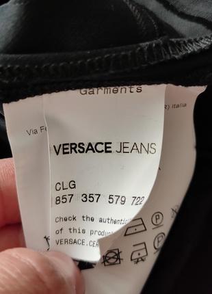 Блуза топ versace jeans
оригінал6 фото