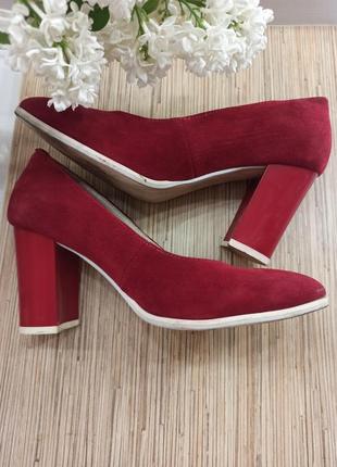 Червоні туфлі з замші4 фото