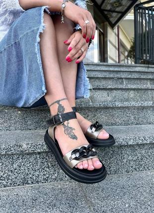 Шкіряні босоніжки