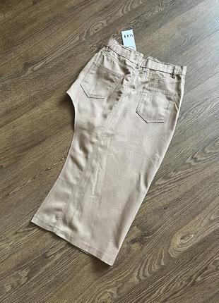 Юбка джинсовая короткая миди коричневая с асимметричным вырезом6 фото