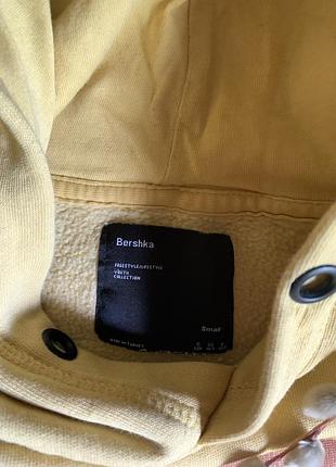 Худи bershka