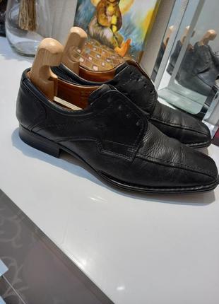 Фірмові чоловічі туфлі bata