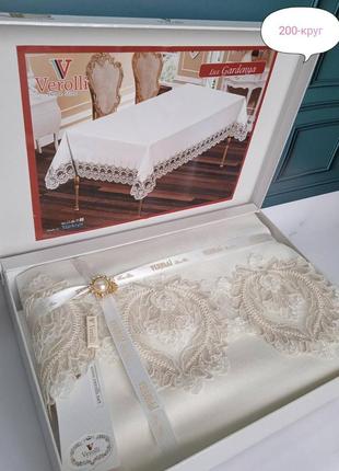 Скатертина кругла диаметр 200 на 200 см з мереживом verolli туреччина кремова