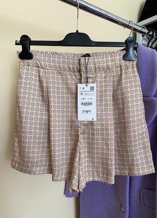 Сатиновые атласные летние шорты шорты в пижамном стиле геометрия узор zara