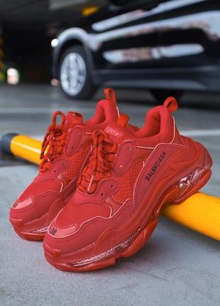 Женские красные кроссовки топ качества triple s red. демисезонные, осенние.