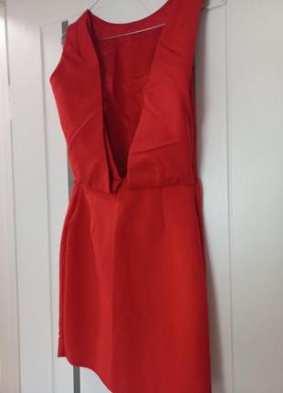 Червона коротка сукня з відкритою спиною2 фото