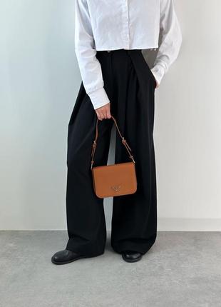 Нежная легкая стильная сумка коричневая женская    prada7 фото