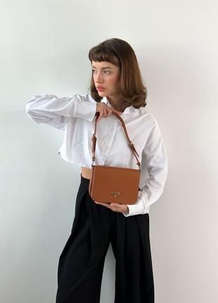 Нежная легкая стильная сумка коричневая женская    prada10 фото