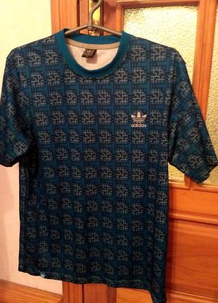 Футболка adidas з малюнком