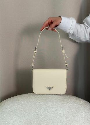 Светлая женская сумочка премиум качества светлая. prada5 фото