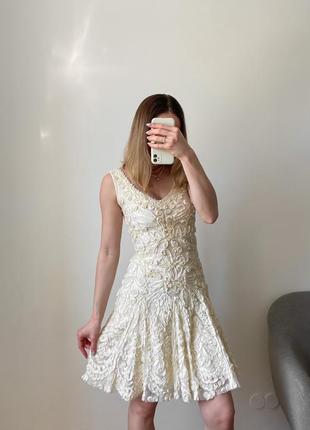 Вечірня сукня із мережива кольору айворі10 фото