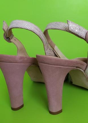 Замшевые пудровые босоножки на устойчивом каблуке, 387 фото