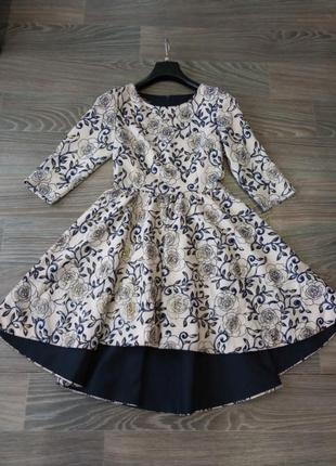 Нарядное платье с хвостом, на особое событие