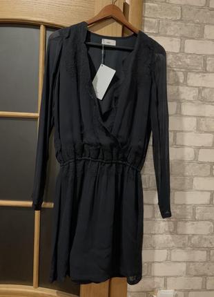 Продам нову чорну сукню !легка !на літо супер