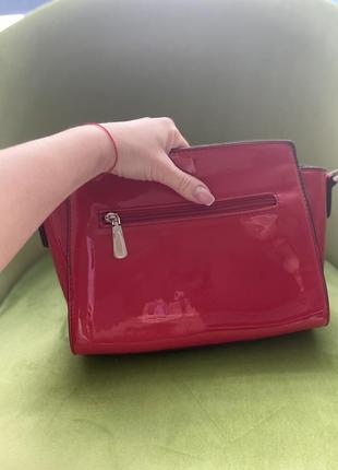 Красная лакированная сумка4 фото