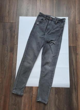 Джинси з високою посадкою bershka